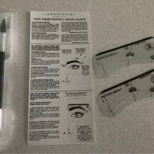 Anastasia Beverly Hills Eyebrow arch : new with brush, cards & pallets